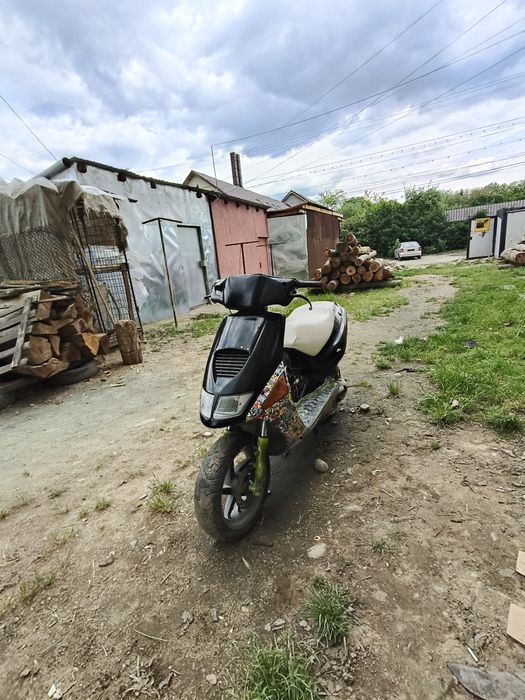Vând Aprilia SR 50