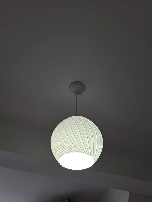 Corp de iluminat modern