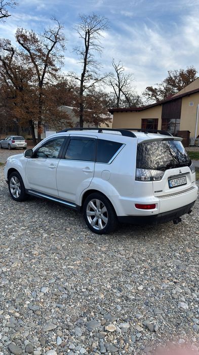 Auto OUTLANDER de vânzare