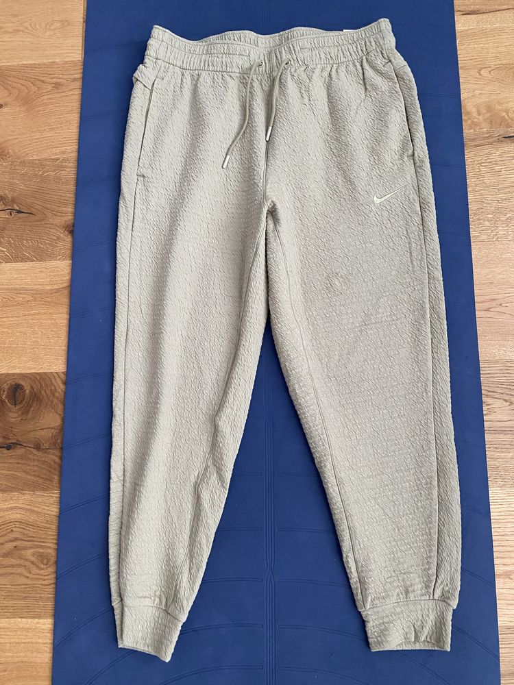 Pantaloni Nike Dry Fit pentru barbati