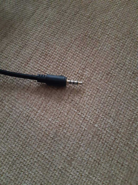 Продавам геймърски слушалки