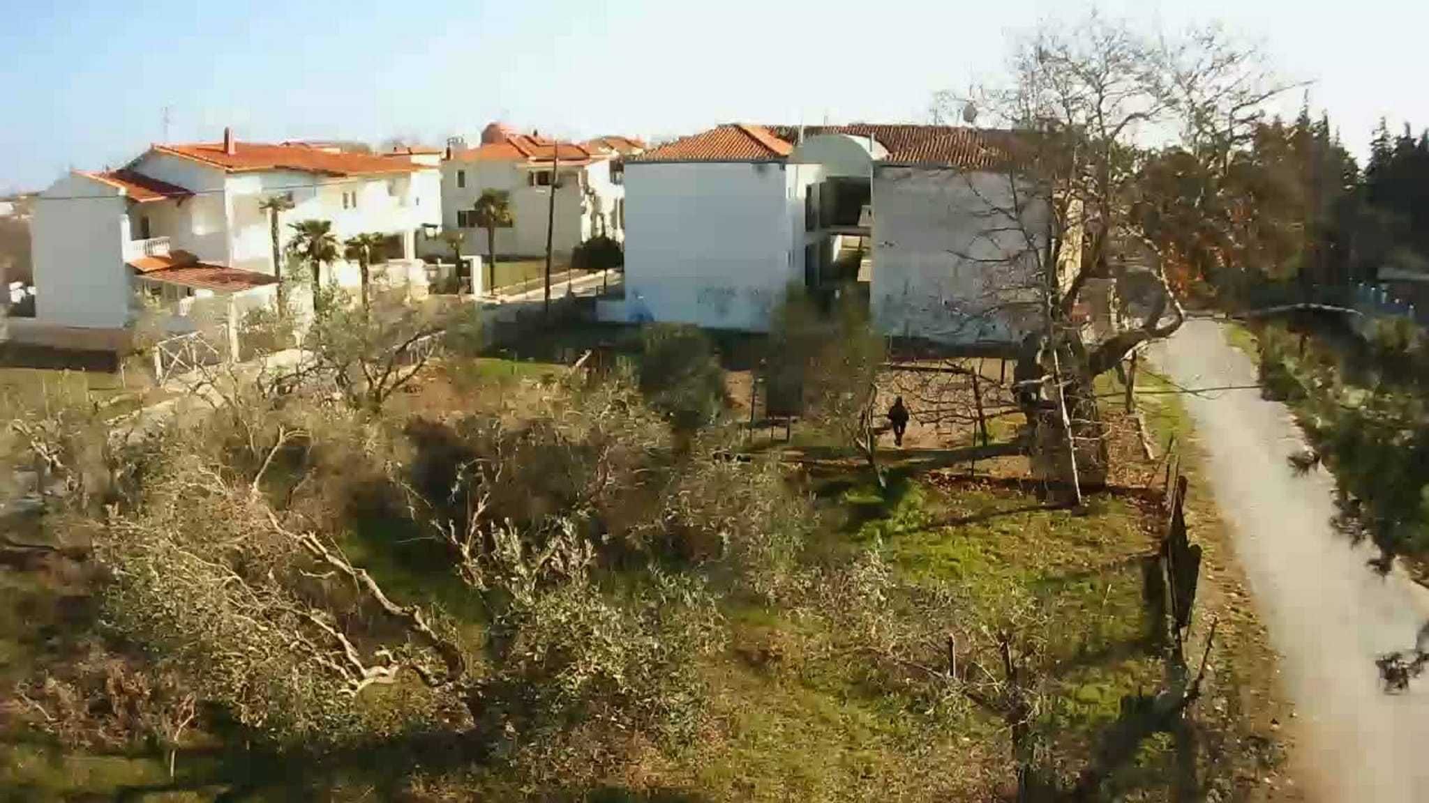 Продава се парцел с площ 428 м2 в центъра на Аспровалта, Гърция