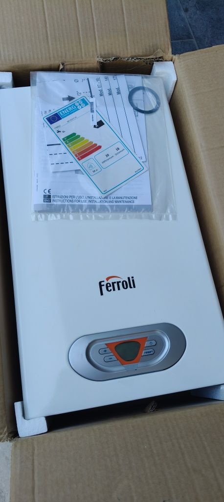 Instant apă caldă Ferroli