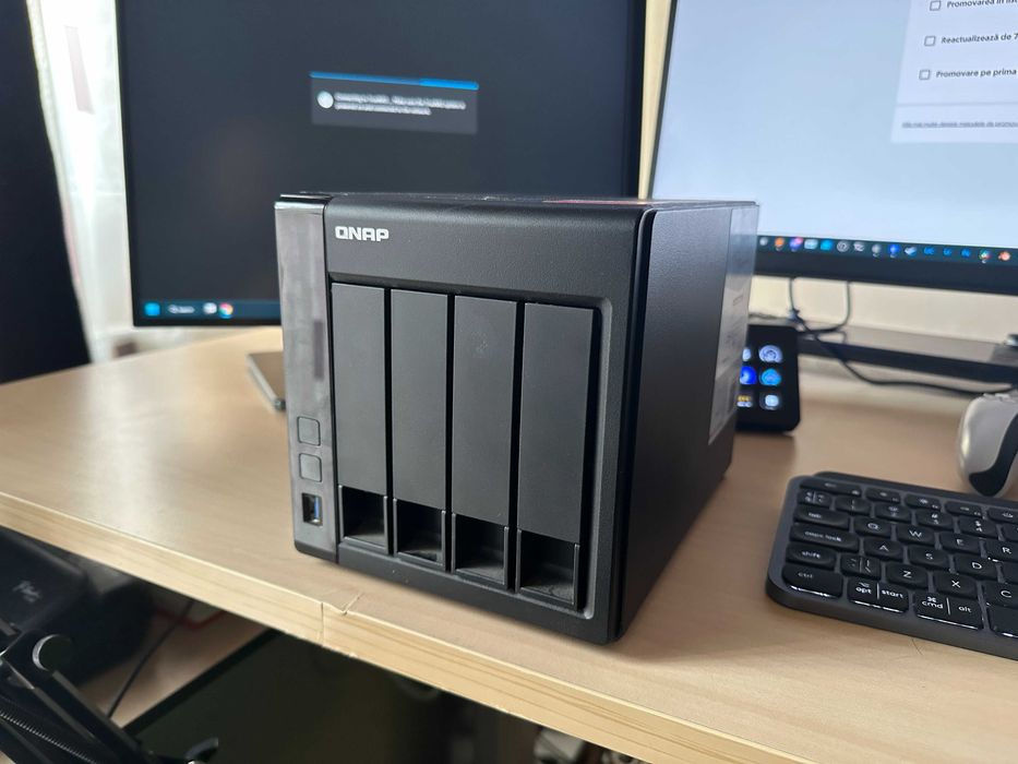 NAS QNAP TS451+, 16Gb RAM, fara hard disk-uri, HDMI+Telecomanda
