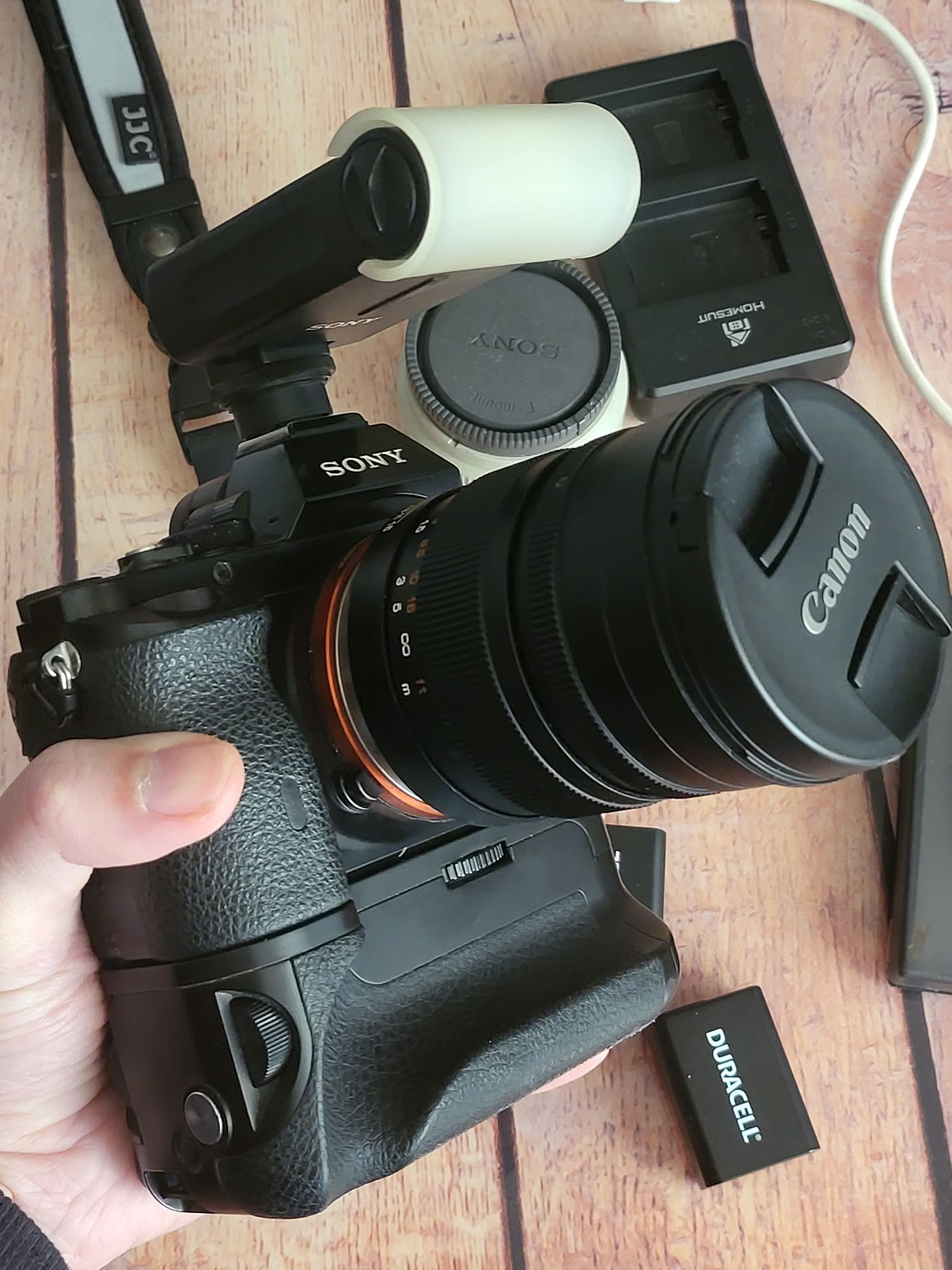 Aparat foto mirrorless Sony a7s + grip + 50mm f0.95 + bliț