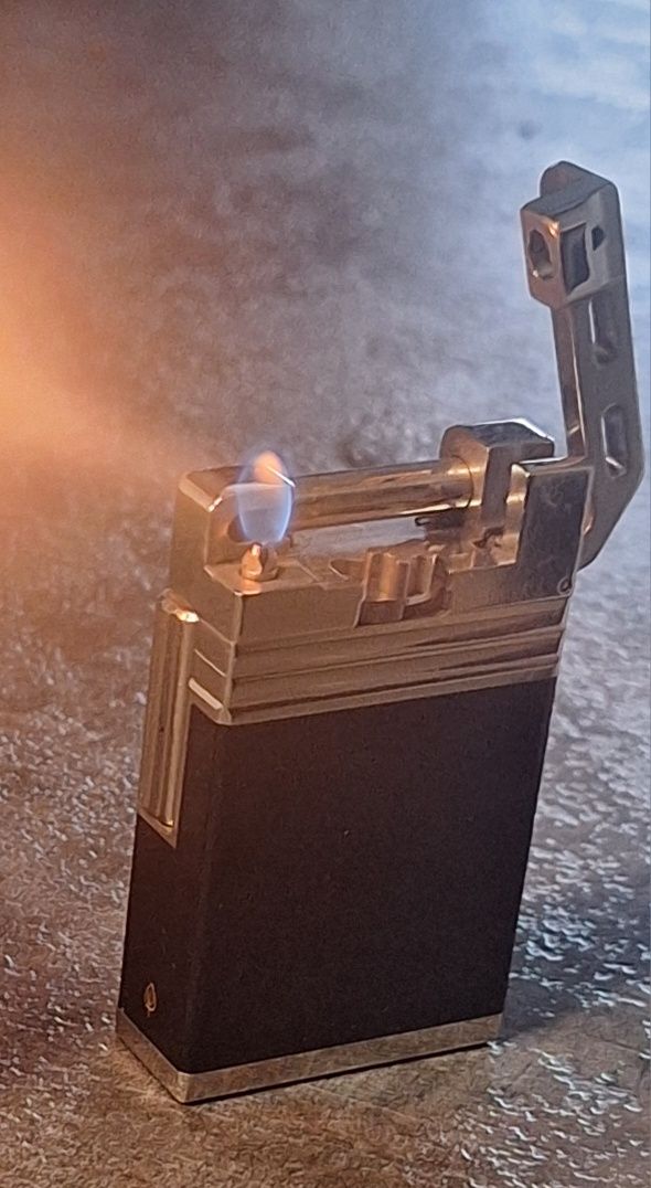 Запалка S.T. Dupont Urban Hammer