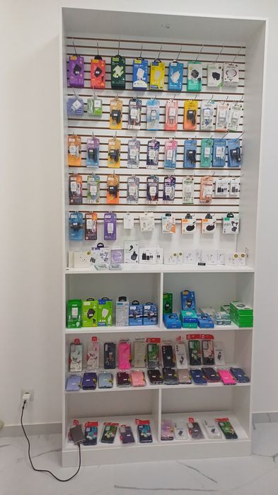 Шкафы под сотовые аксессуары продам новые