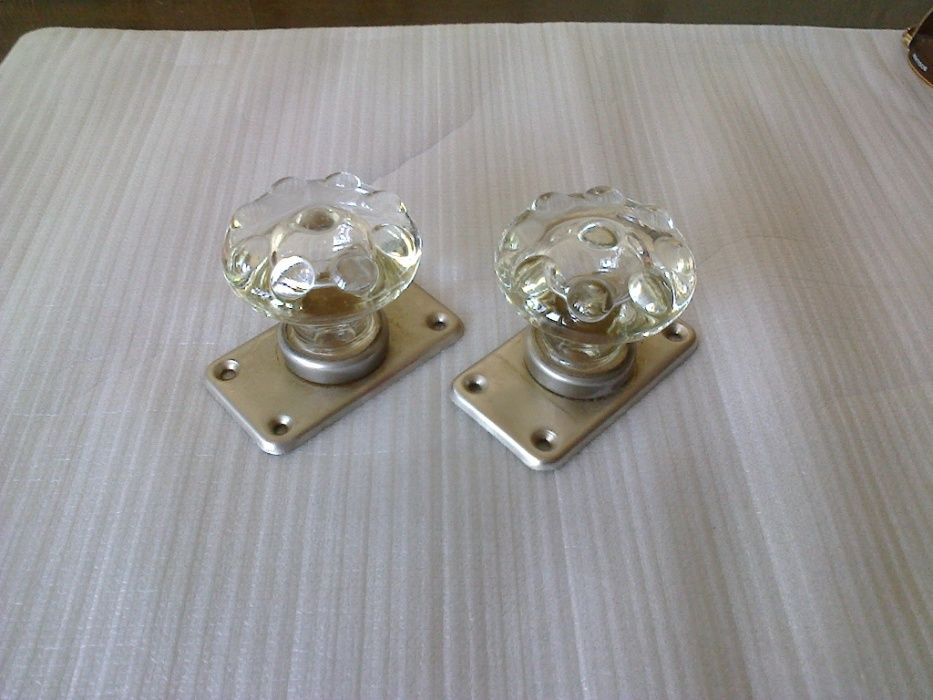 Пара дверных ручек ( стекло,металл)