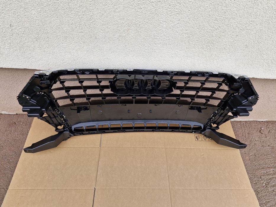 Grila centrala Audi Q3 facelift 2014-2018 NOUA