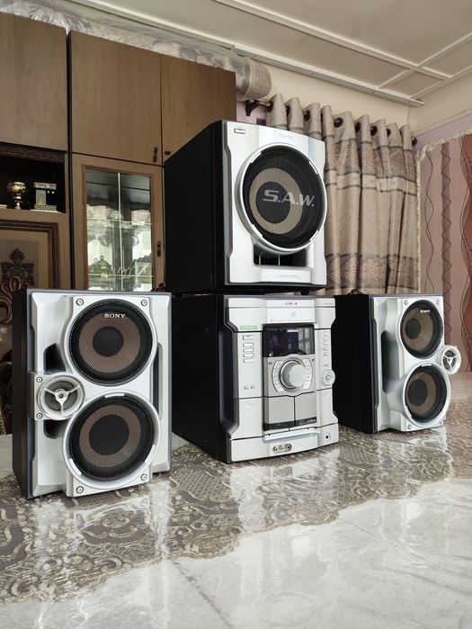 Subwooferli 2.1 sony orginal muzikalniy sentr sotiladi