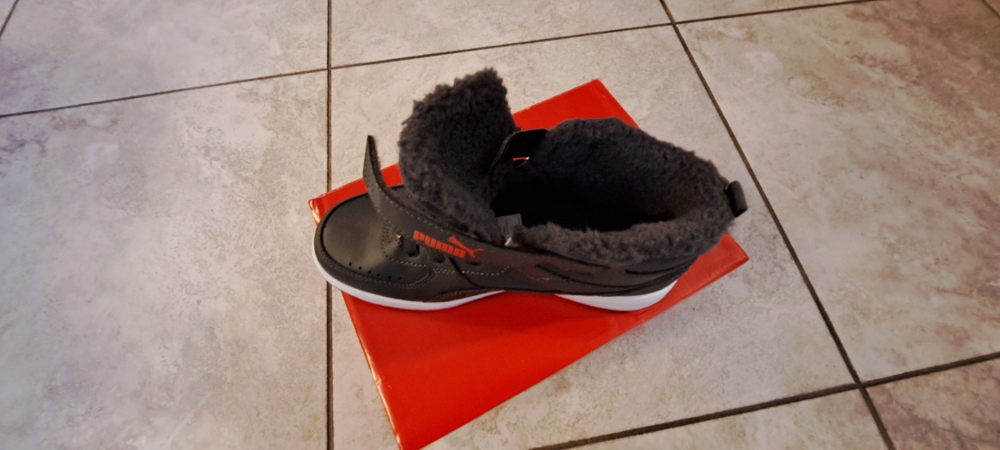 НОВО Puma Rebound Joy Fur PS номер 35 Стелка 21,5 см детски маратонки