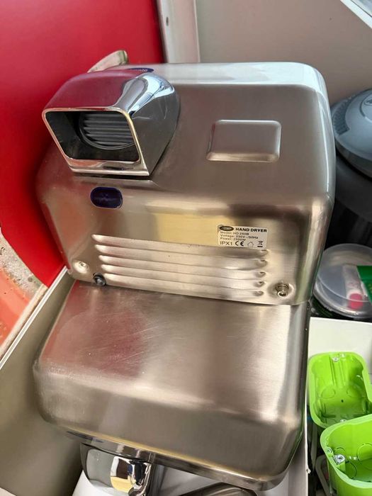 Uscator maini Limpio