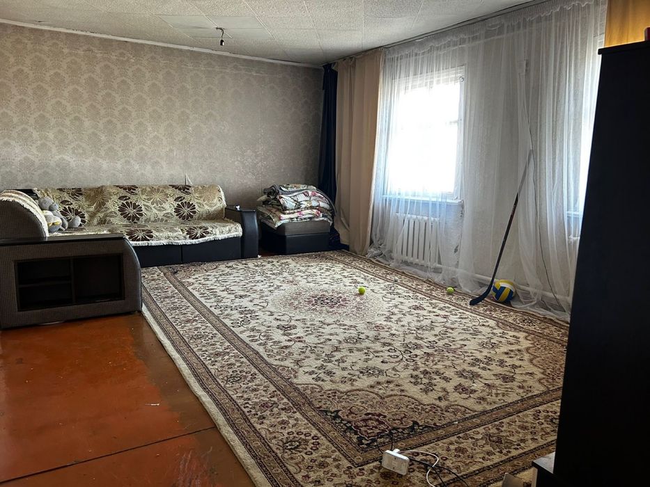 Дом, в Ильинке старый за тд Рахымжан ,рядом остановка ,школа,дорога ,