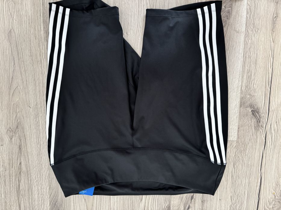 Vand pantaloni scurti adidas