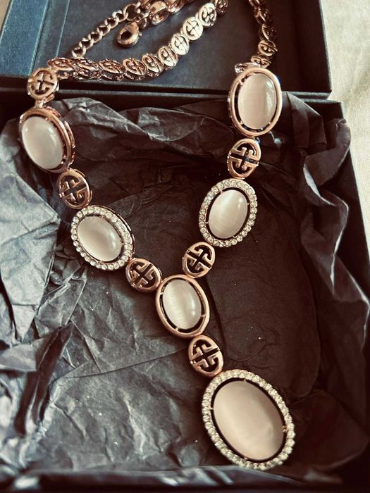 Invoke Колие Розова позлата 18К с камък Котешко око НОВО