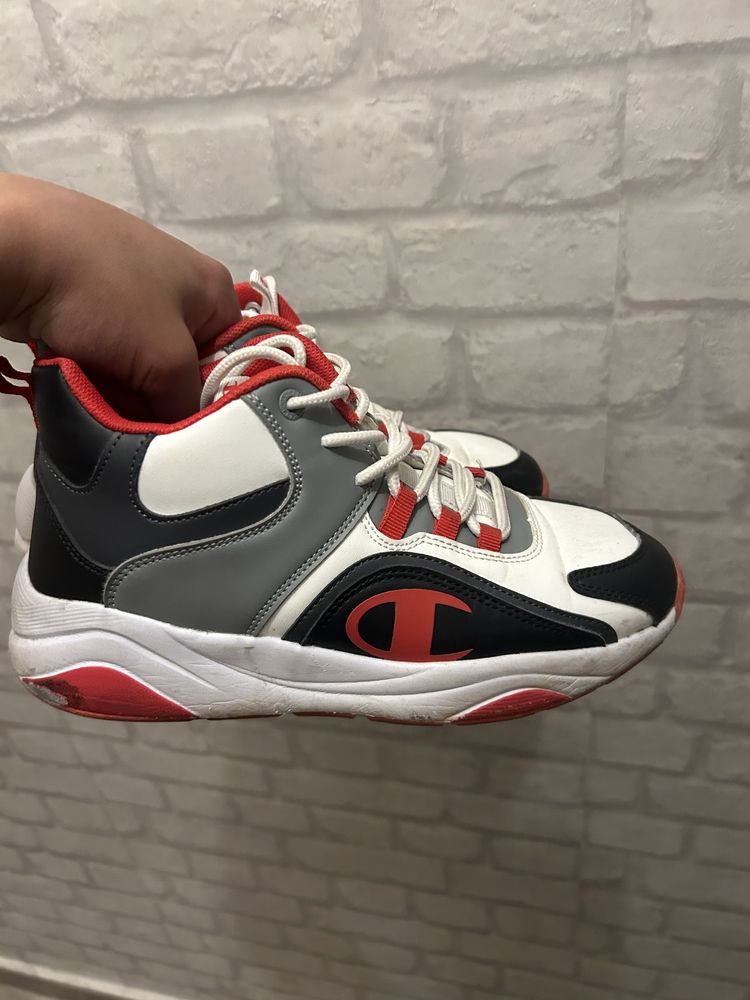 Обувки на Champion и Jordan размер 37