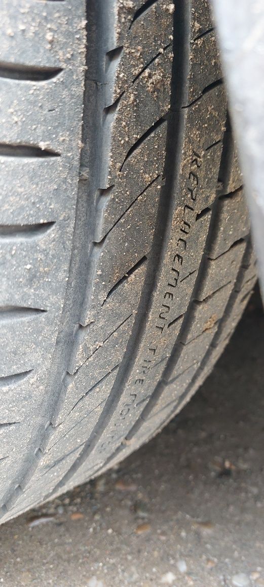 Vând Roti BMW 225/45 R17