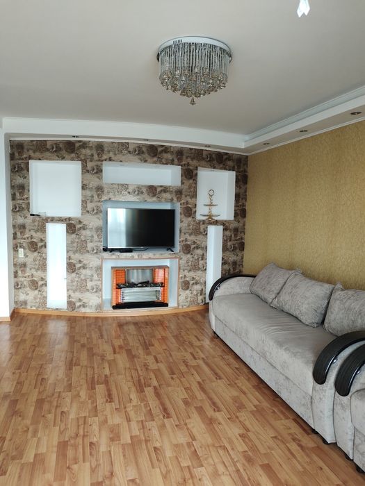 На длительный срок сдается 2 - х комнатная квартира