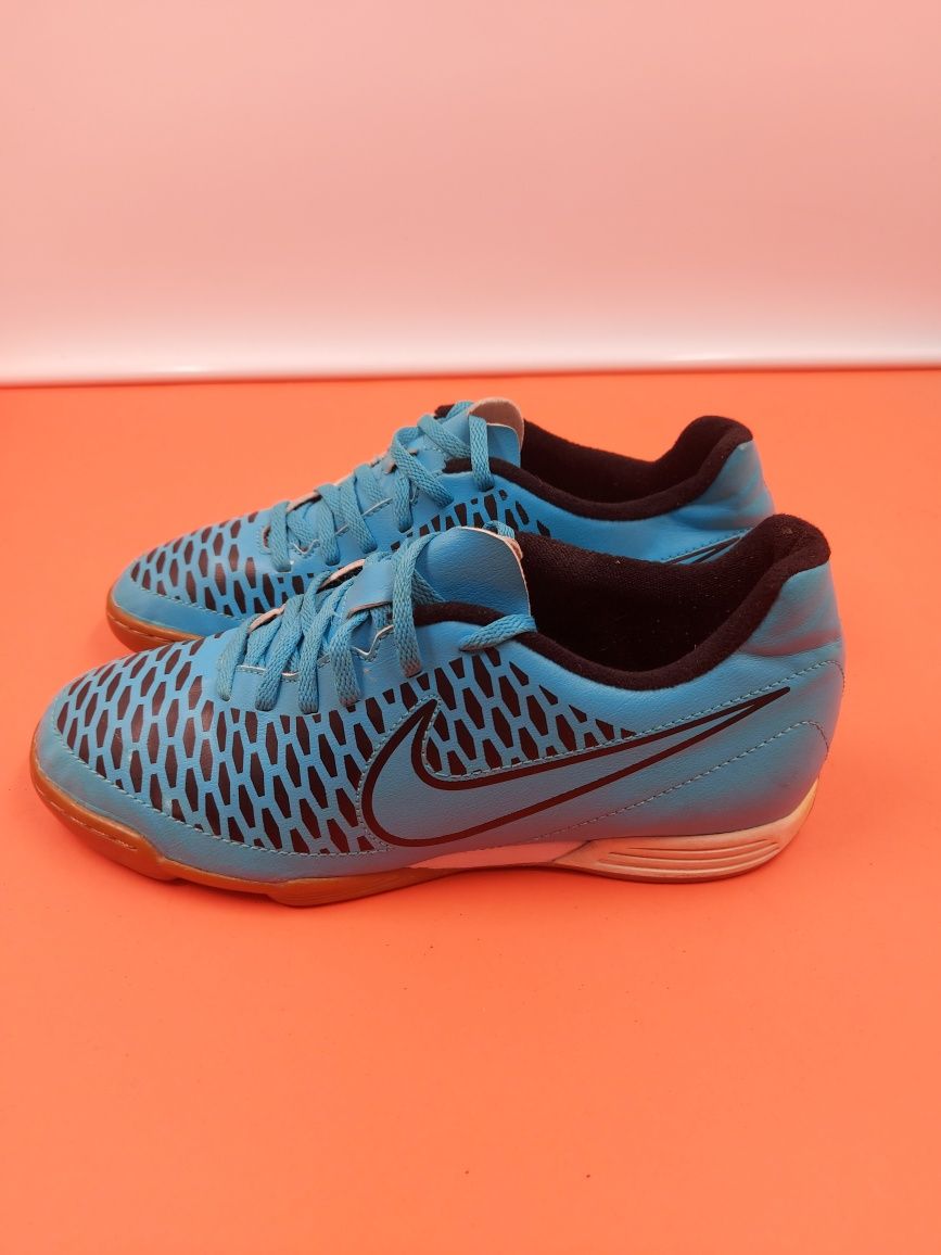 Nike Magista номер 40 Оригинални футболни обувки