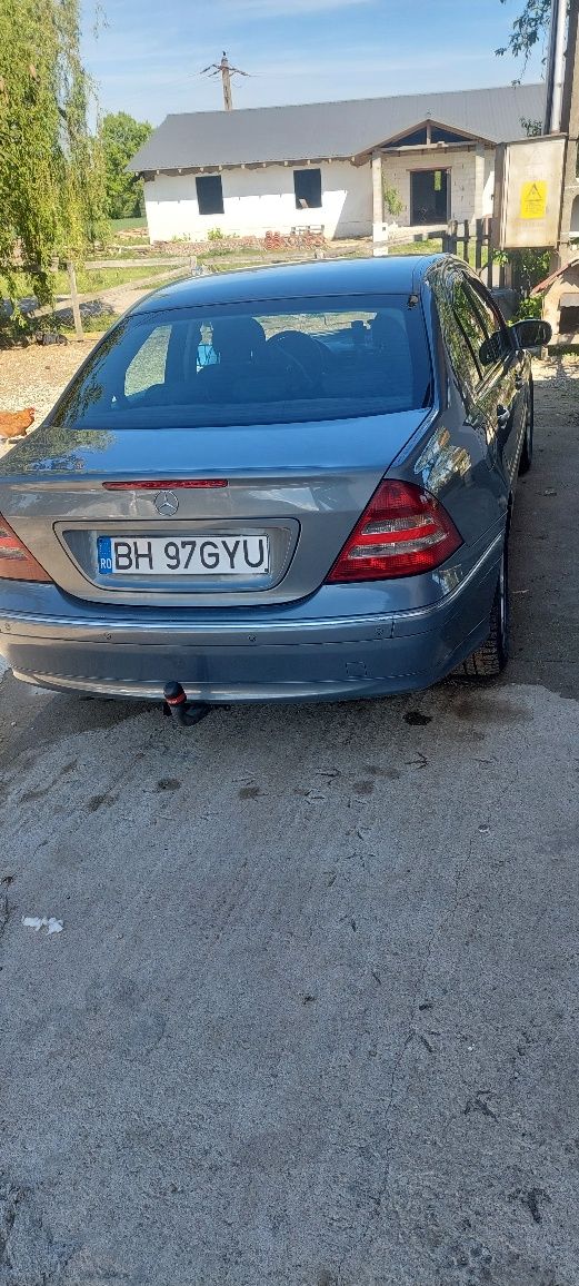 Vând sau scimb Mercedes c220