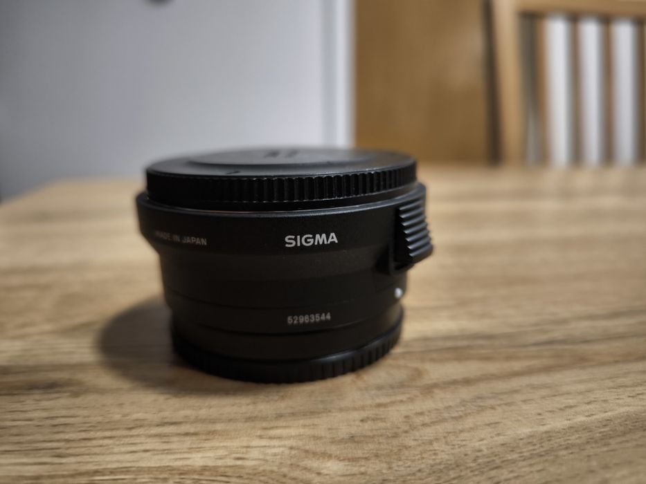 Sigma Art 18-35 F1.8 Și adaptor Sigma MC11