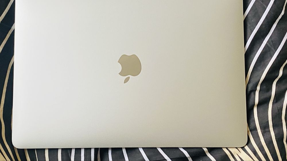 Срочно продаю Macbook Air  M1 13”
