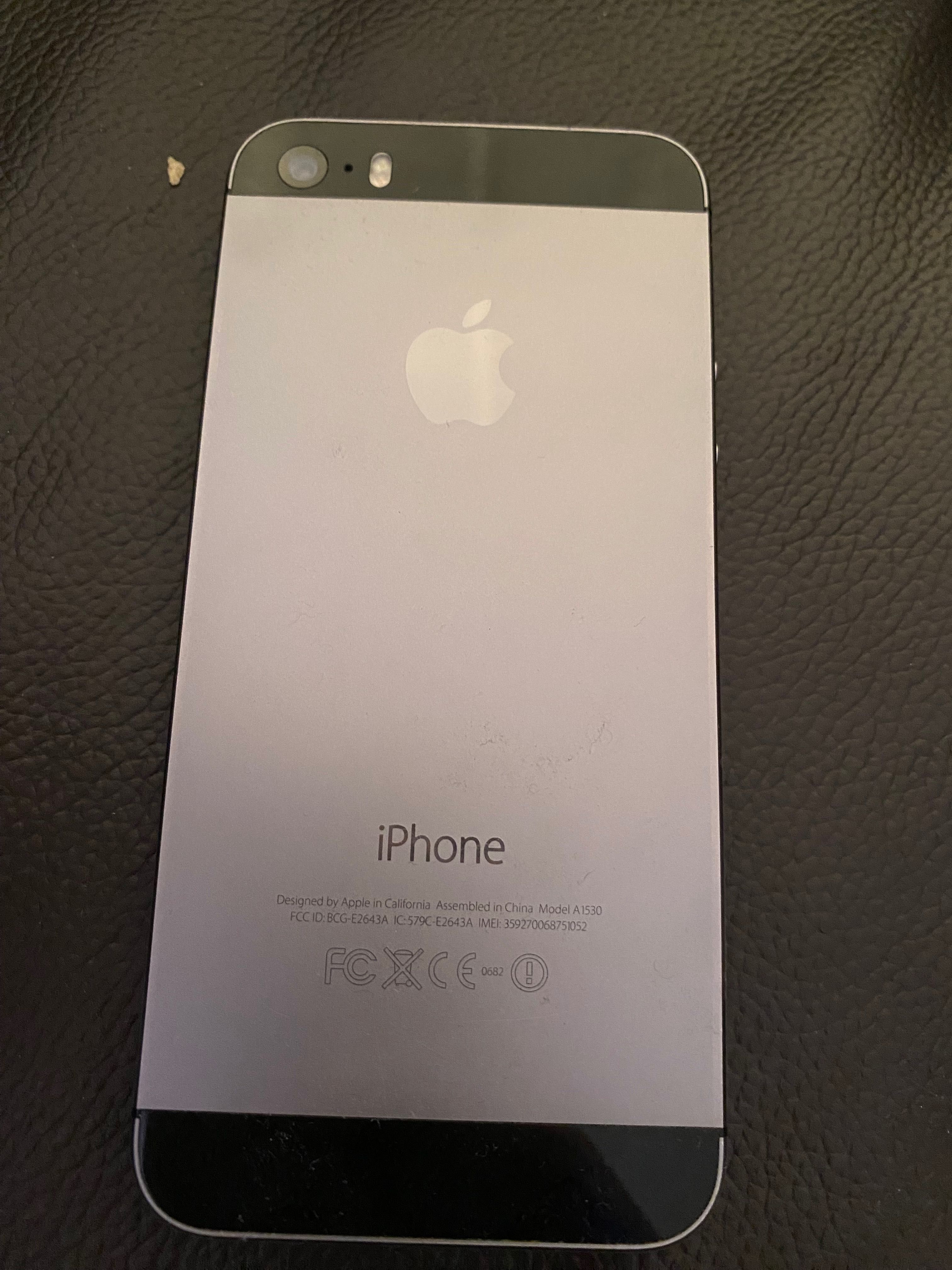 Продам iPhone 5s б/у в рабочем состоянии