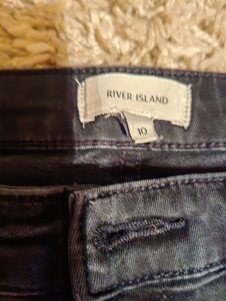 Blugi conici River Island