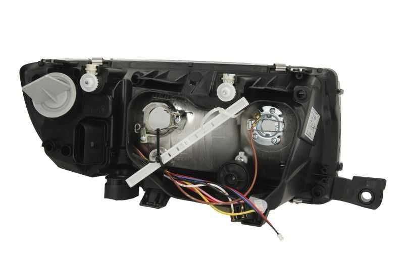 фарове  фар Skoda Fabia Шкода Фабиа нови фарове черни-хромирани Н7 Н3