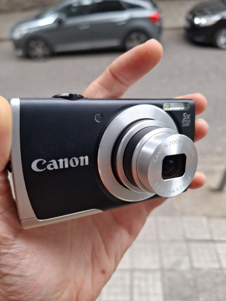 Компактен дигитален фотоапарат CANON Powershot A2600