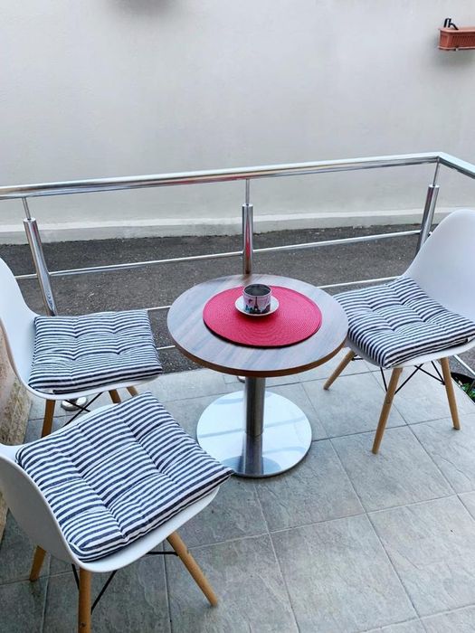 Închiriez casa in regim hotelier.