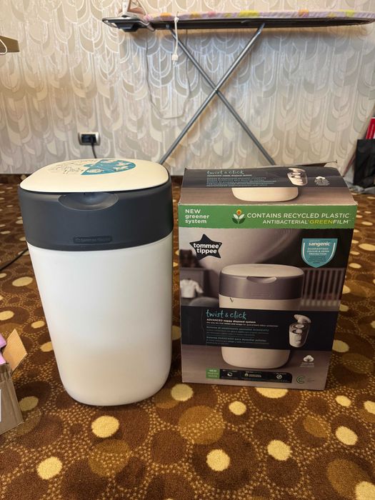 Tommee Tippee Nappy Disposal System. Twist & Click