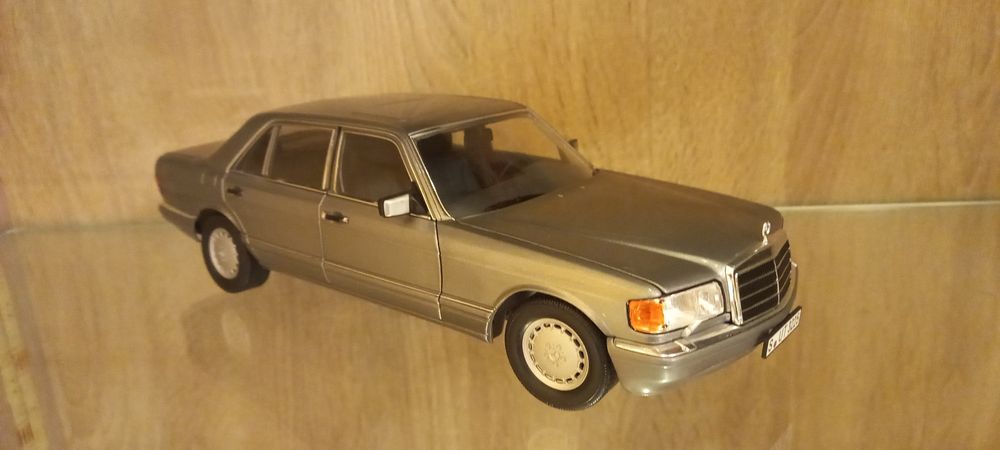 Mercedes 560 SEL NOREV 1:18