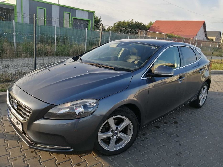 Vând Volvo v40 1.6 Diesel