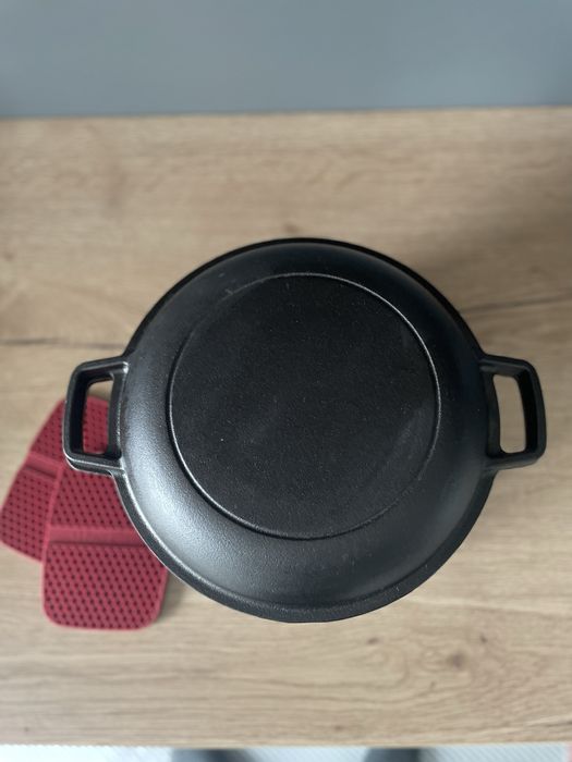 Oala din fonta cu capac 2in1