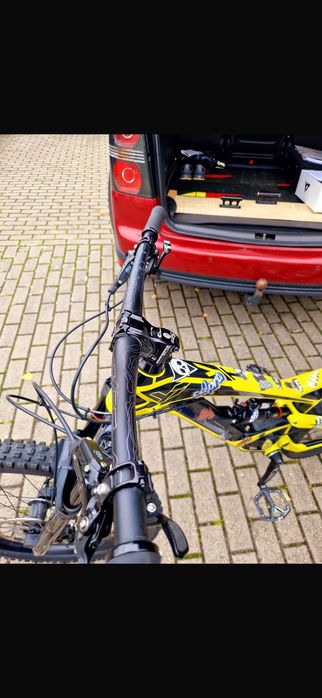 YT Capra CF Pro 2017