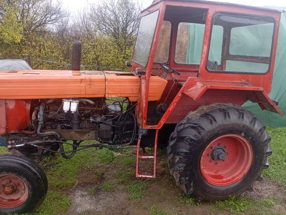 Vând tractor U650