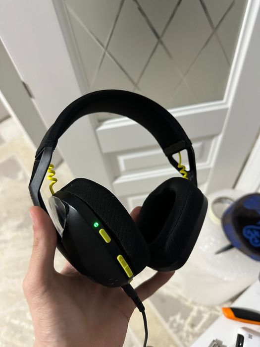 Продам наушники Logitech g435 черный