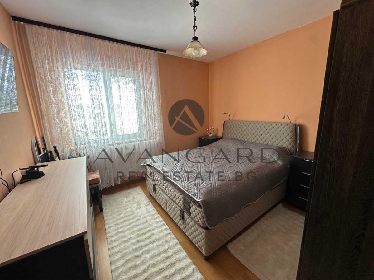 оф.22991 Тристаен обзаведен/ Тракия