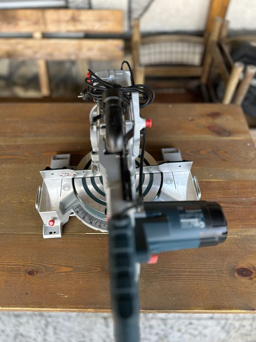 Настолен биркуляр Bosch Professional GCM 800 SJ