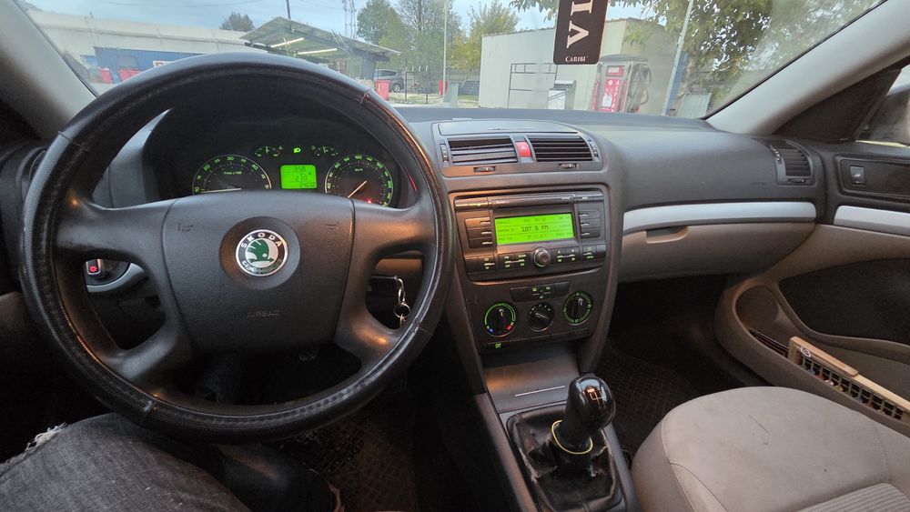 Vând Skoda Octavia