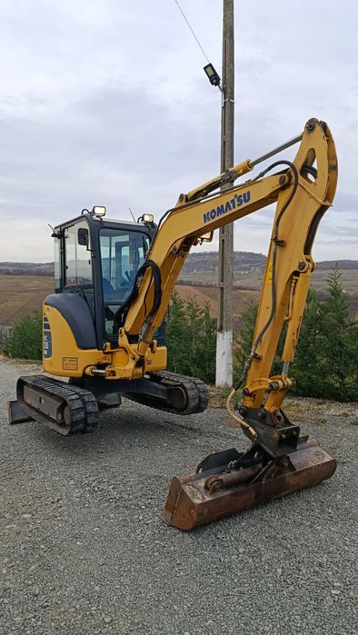 Mini-excavator komatsu