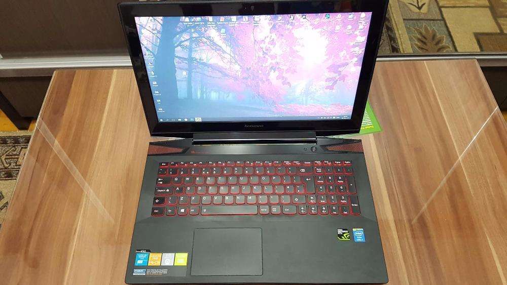 Laptop Lenovo IDeaPad Y50-70 cu procesor Intel Core i7 nvidia gtx 860