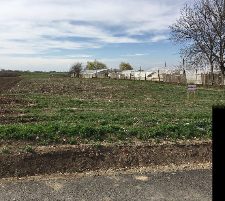 Vand teren intravilan Com. Chiscani