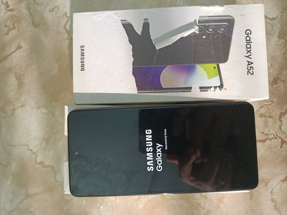Samsung a52  в хорошем состоянии есть коробка