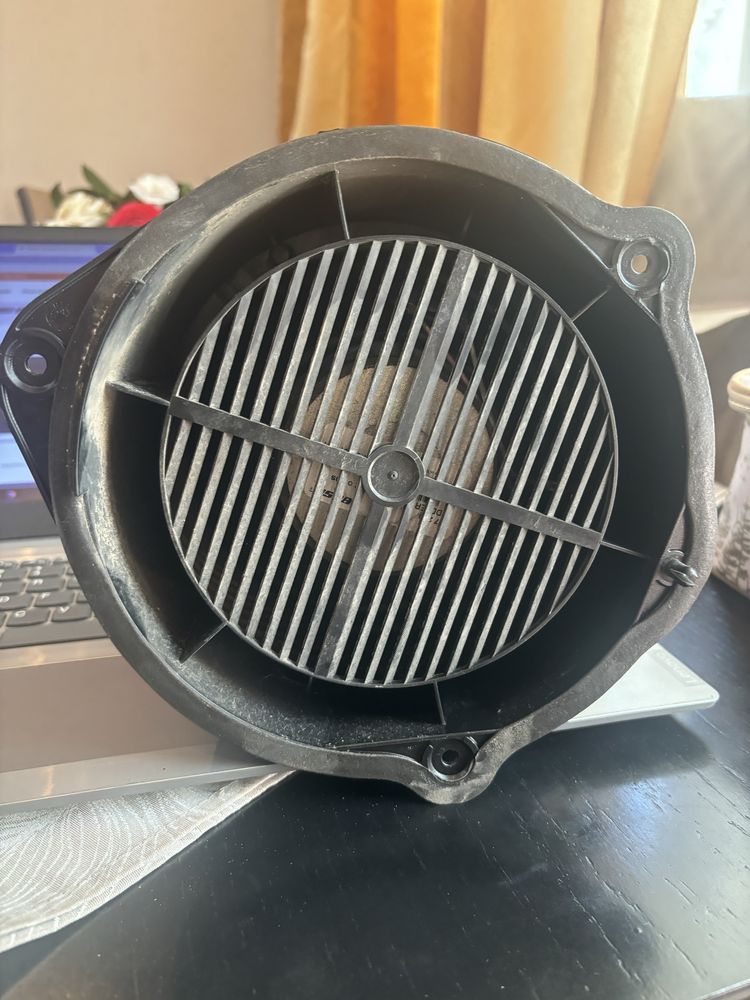 Boxă spate BOSE Audi.