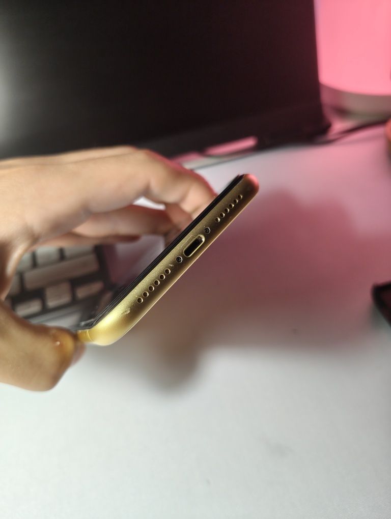 iPhone 11 Yellow