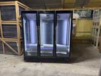 Vitrina frigorifica verticala 3 usi / produs nou
