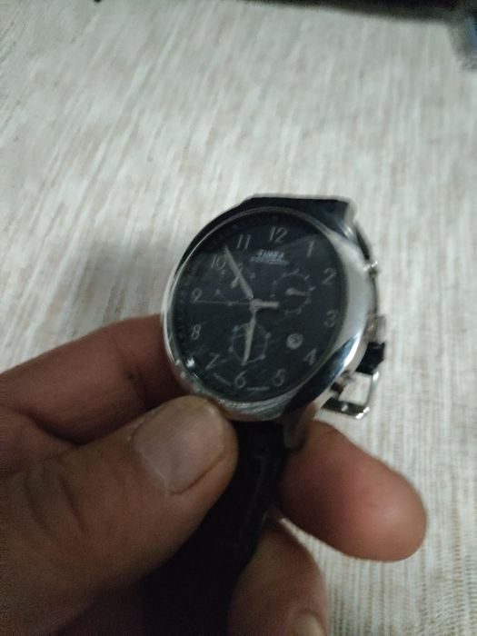 Vând ceasuri Timex.Guees