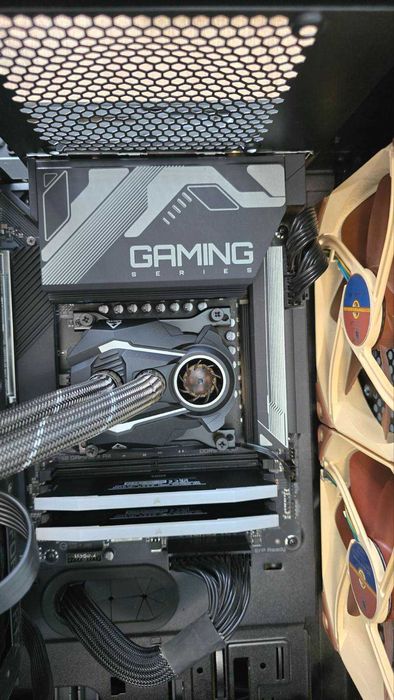 Компютър I9-13900к с доста периферия